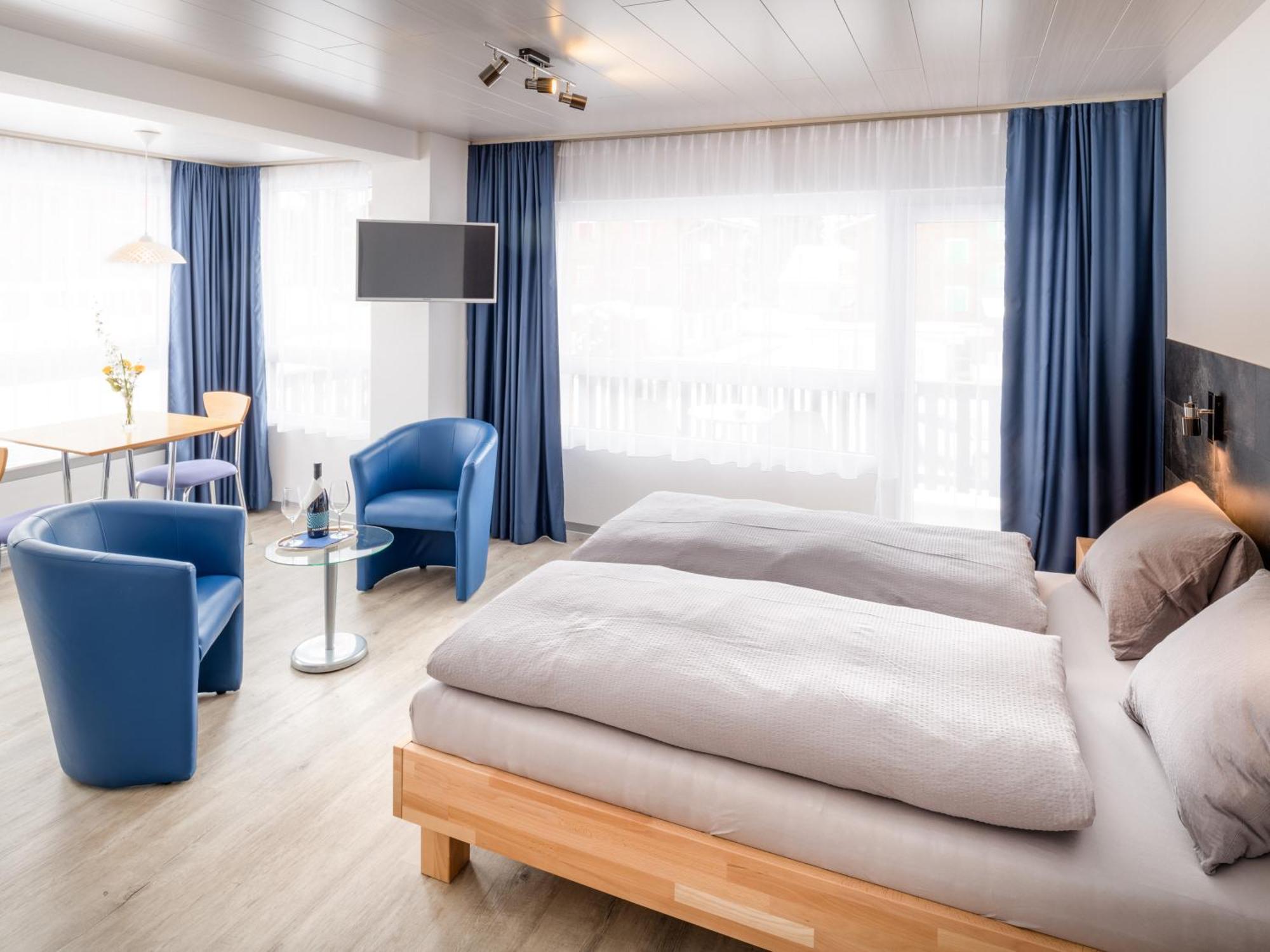 Hotel Alpha Grächen Exteriör bild